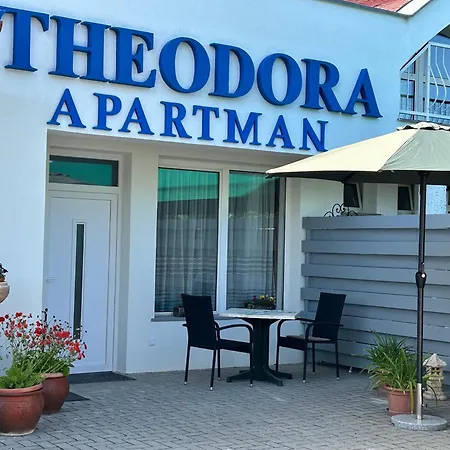 Апартаменты Theodora *